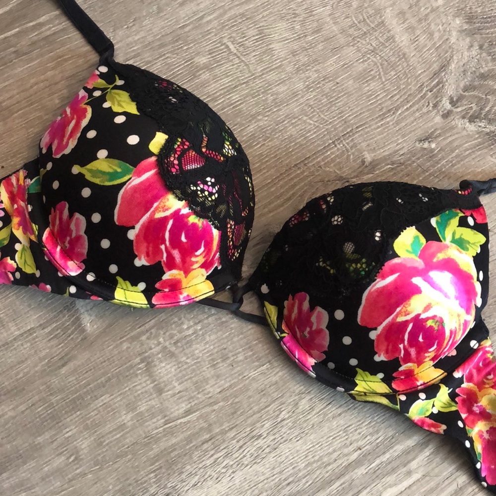 Victoria’s Secret Bombshell Bra